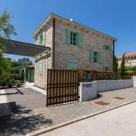 Zelda Comfortable Medulin